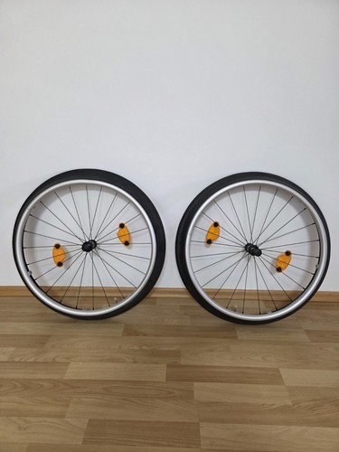 Paar rollstuhlräder mit - ,