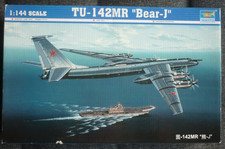 Trumpeter 03905 144 142mr - 1:144, tu-142mr