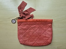 Lanvin Gesteppte Leder Kosmetiktasche, Korall-Rot, mit Anhänger, guter Zustand