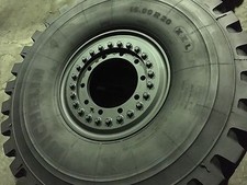 16.00R20 MICHELIN XZL MIT HUTCHINSON ALUFELGE 10X20_UNIMOG_MAN_KAT_1600R20