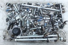 SUZUKI M 1500 VZ INTRUDER WVCU     orig. Schrauben + Kleinteile   74