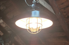Alte Fabriklampe