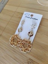 Lebendiger Gold Blumen