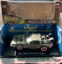 1/18 Sun Star ""Zurück in die Zukunft Teil III"" Zeitmaschine DMC Delorean Auto verpackt