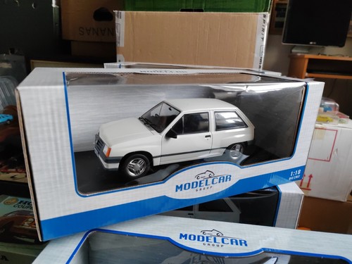 Boxed model car - model,