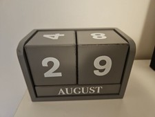 Holz-Kalender im Shabby-look, HOLZ, grau-weiß