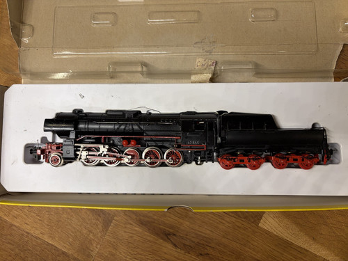 Schwarze dampflokomotive trix - schwarze,