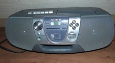 Sony "CFD - V 8" RADIO KASSETTEN RECORDER MIT CD Player