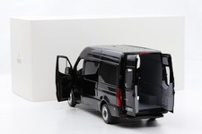 1:18 Norev Mercedes Benz