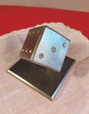 Würfel, Metall, Handarbeit, auf einer Ecke stehend, Platte 8x8, Würfel 4,5x4,5cm