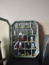 Setzkasten aus Glas und Spiegel