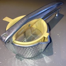 Vintage Hand Orangen Zitronensaft Presse Aluminium SUSI Swiss Made