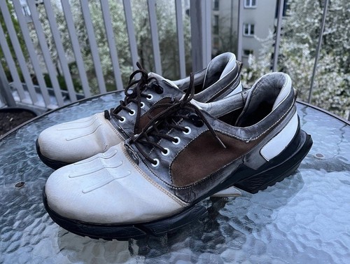 Archive pair released - archive,