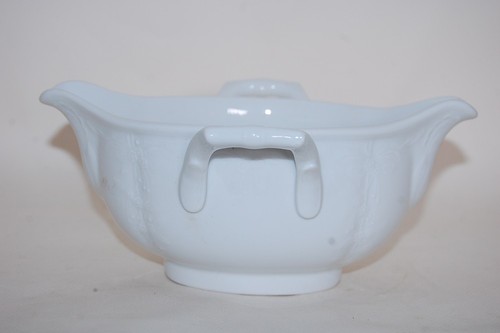 Sauciere gravy boat