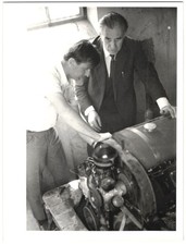 Fotografie Männer prüfen