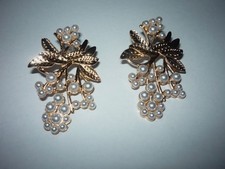 Große Ohrstecker goldfarben mit Perlen