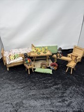 C774 Puppen Spielset u.A. Schildkröt 10 Möbel Kleidung Bett Tisch Holz