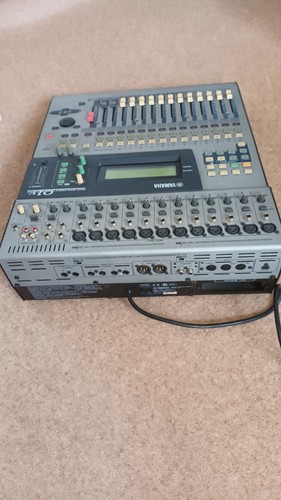 Yamaha 01v input digital - input,