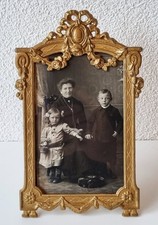 Schöner Gründerzeit Fotorahmen aus Zinkguss mit  floralem Muster und CDV um 1890