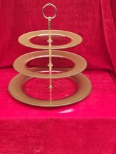 Sehr edler Glas Tafelaufsatz Etagere Tortenständer 3 stufig Mit breitem Goldrand