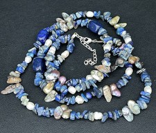 COLLIER 2-REIHIG MIT LAPIS-LAZULI & SWZP & SILBERFARBENE KARABIENER SCHMUCKJAGD