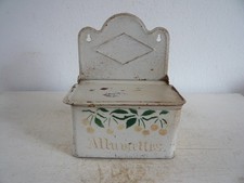 Alter Blech Wandbehälter