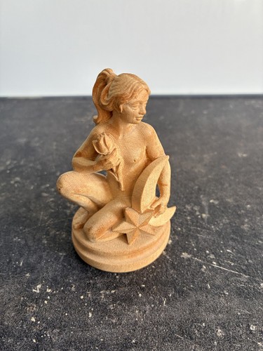 Handgeschnitzte holzfigur - handgeschnitzte,