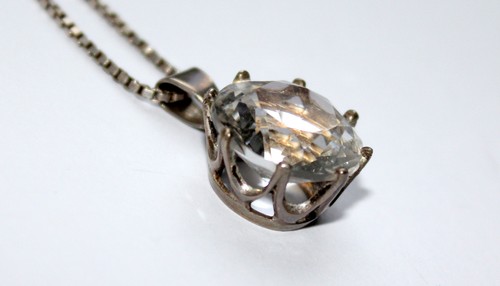 Anhänger mit kette - anhänger,