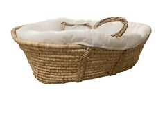 Weidenkorb für Baby mit Bezug