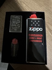 Zippo mit Relief-Design - gebraucht