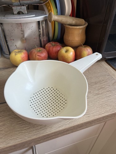 Tupperware goldregen sieb - goldregen,