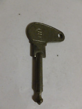 ALTER TRAKTOR ZÜNDSCHLÜSSEL-MIT DER Nr. 341981001-BAUMASCHIENE-OLDTIMER-BAGGER-