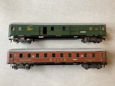 DSG  Schlafwagen (rot) - Gepäckwagen (grün ) - Eisenbahn - Spur H0 - Fleischmann