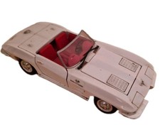 REVELL Corvette Stingray 1:24 Modellauto Auto Weiß 1988