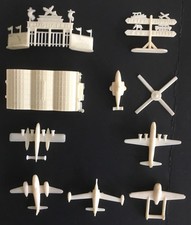 MARGARINEFIGUREN 50er Jahre FRI-HOMA FLUGHAFEN FLUGZEUGE HANGAR