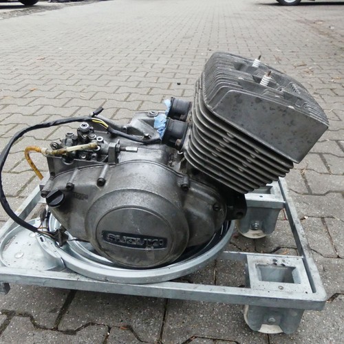 Suzuki 250 motor - suzuki,