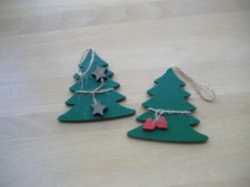 Weihnachts-Deko – 2 Anhänger Tanne aus Holz