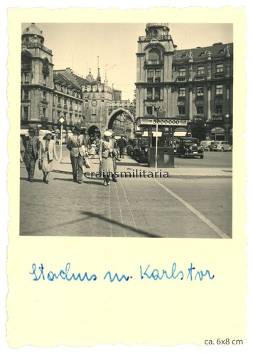 Genuine photo street scene - street,
