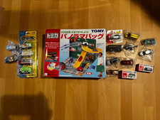 ++ Tomy Tomica car Auto Bus Sammlung + Parkhaus Garage Koffer **Neu und OVP** ++