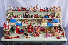 Antiker Kaufladen Weihnachtsladen mit vielen Teilen