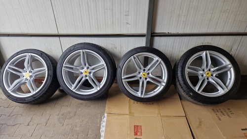 Neu original ferrari 812 - original, /