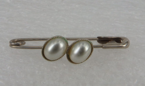 Neugablonz brooch gewand - brooch:,