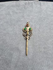 Miederstecker Broze? Sehr alt mit Farbsteinen