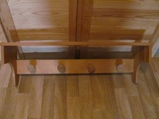 Garderobe mit 4 Kleidehaken Ablage