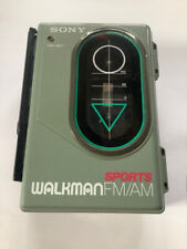 SONY WM F35 WALKMAN RADIO FM AM CASSETTE PLAYER GRÜN GRAU