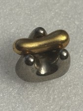 Pin’s Skulptur Bildhauer