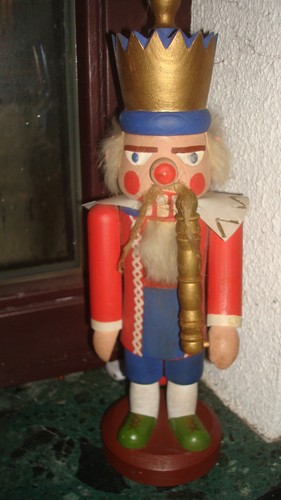 Alter nussknacker könig um - ,