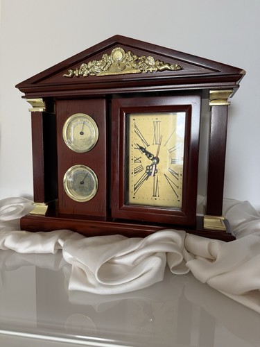 Uhr mit integriertem - uhr,