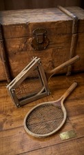 2 ANTIKE  TENNISSCHLÄGER 