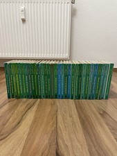 Tres Investigadores Alfred